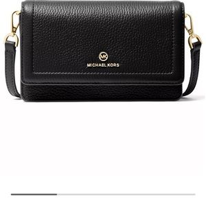 MICHAEL KORS
Jet Set Charm Small  Crossbody Bag. Perfect gift for Valentines 💝